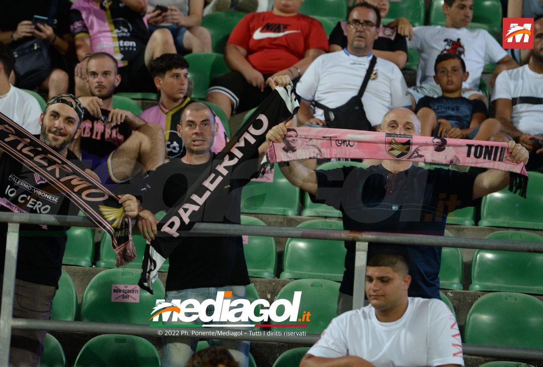 FOTOTIFO, Palermo-Reggiana 3-2 i tifosi allo stadio (gallery) - immagine 32