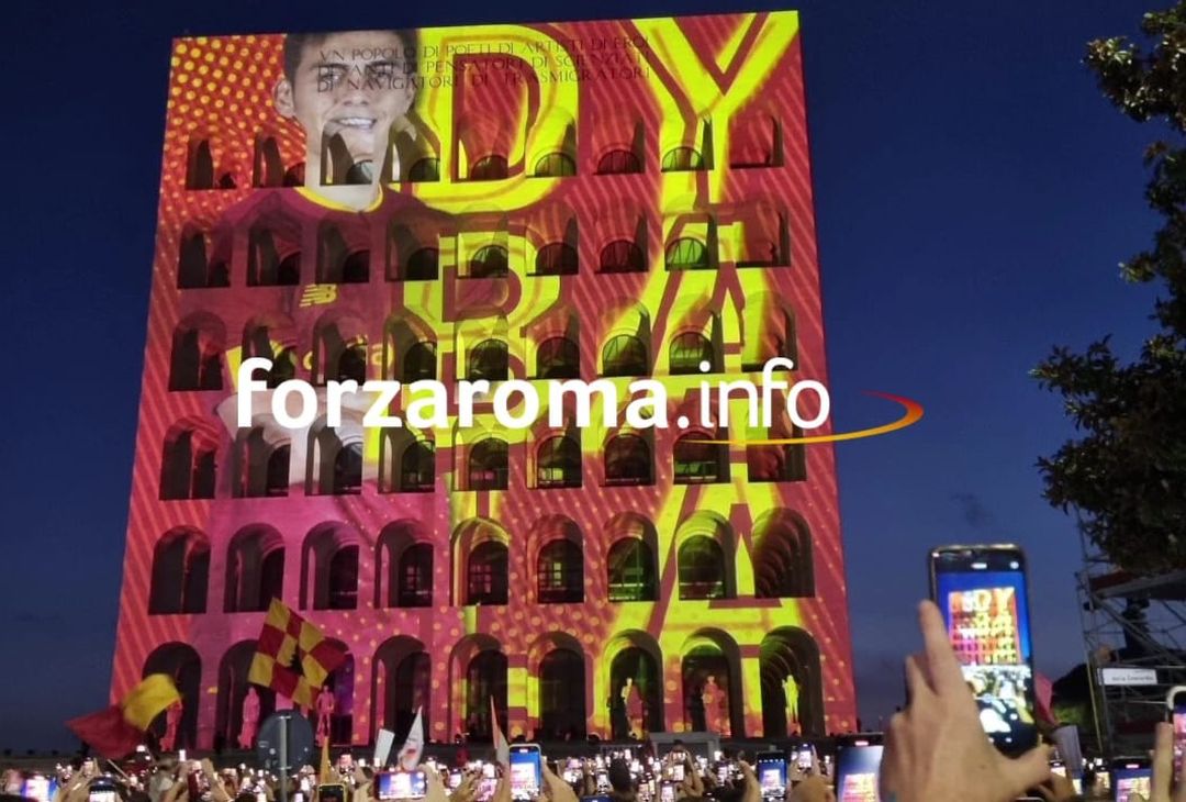 Dybala si presenta al Colosseo Quadrato – FOTO GALLERY - immagine 6