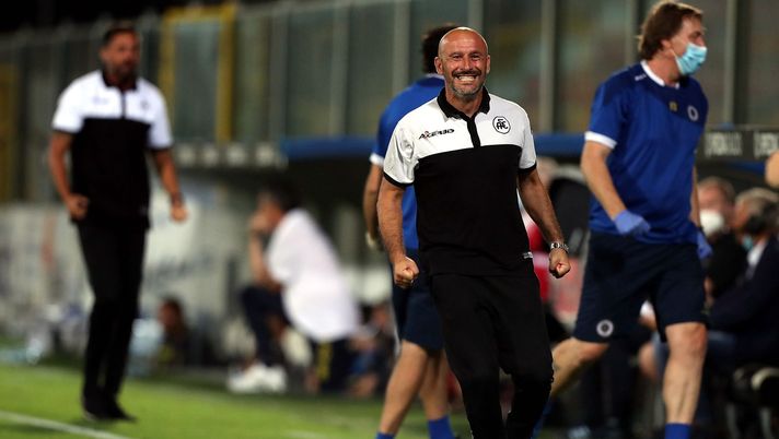 LA SPEZIA, ITALY - AUGUST 11: Vincenzo Italiano manager of ASC Spezia celebrates during the Serie B Playoffs match between ASC Spezia and Chievo Verona at Stadio Alberto Picco on August 11, 2020 in La Spezia, Italy.  (Photo by Gabriele Maltinti/Getty Images for Lega Serie B) 