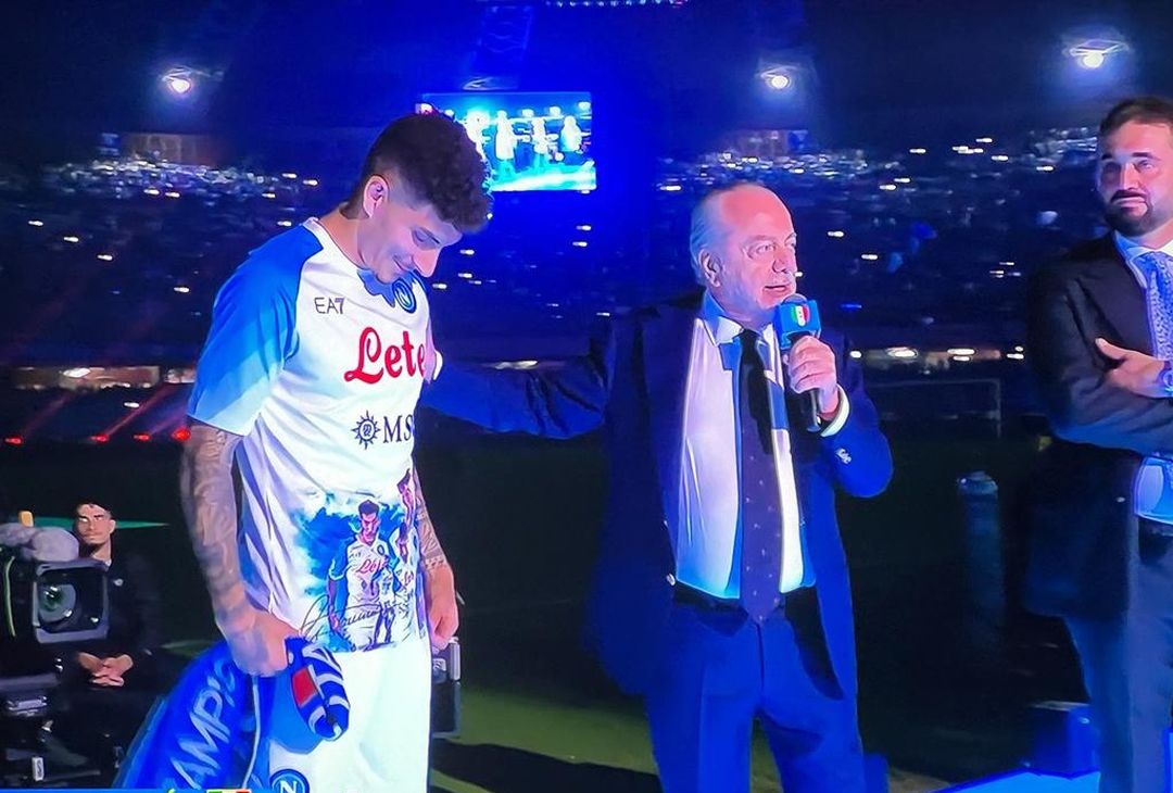 Nuova maglia del Napoli, indossata da Giovanni Di Lorenzo