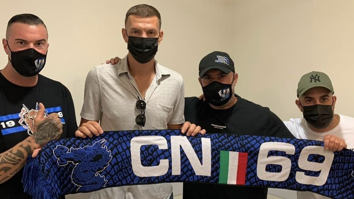 Inter, Dzeko posa con alcuni membri della Curva Nord: manca solo l’ufficialità 