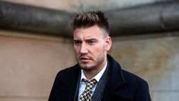 Clamoroso Bendtner: ricattato da una donna in cambio di un seno rifatto
