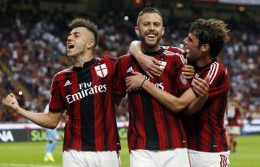 I rossoneri mentre esultano (fonte foto: www.pronosticidipiazza.com) I rossoneri mentre esultano (fonte foto: www.pronosticidipiazza.com)