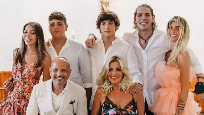 Arianna Mihajlovic e lo scatto con i figli: “Non perfetta, ma una madre migliore” Arianna Mihajlovic e lo scatto con i figli: “Non perfetta, ma una madre migliore” - immagine 1