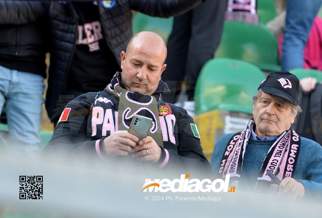 FOTOTIFO Palermo-Como 3-0, gli scatti ai tifosi al “Renzo Barbera” (GALLERY) - immagine 8