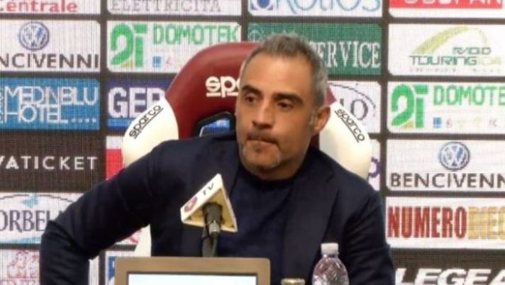 Allenatori contro: niente stretta di mano al termine del derby Catanzaro-Reggina 0-1 