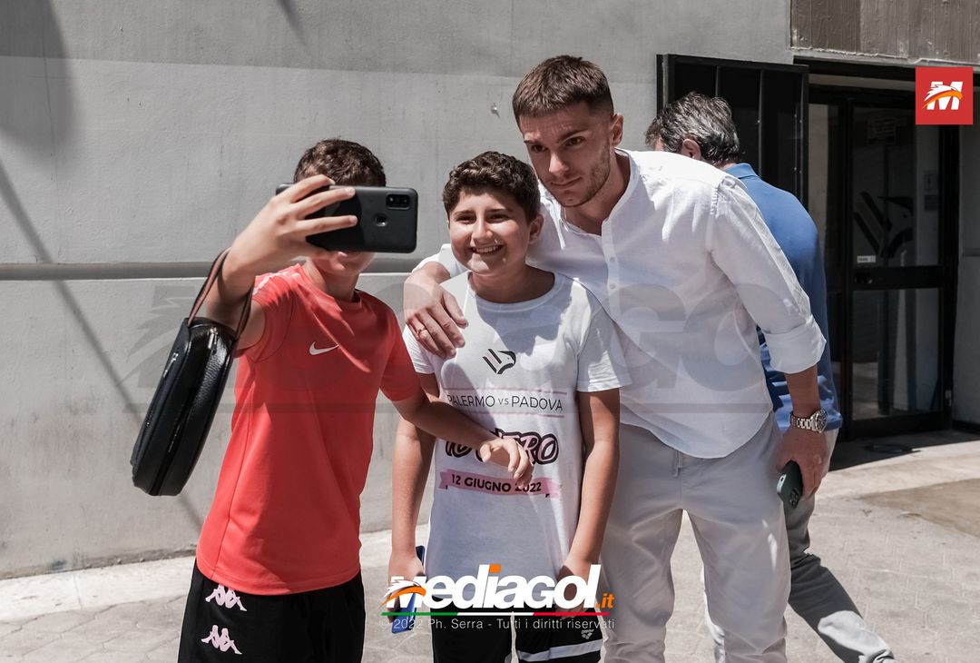 FOTO Palermo, Pierozzi e Devetak al Barbera per le firme (La Gallery) - immagine 16