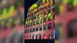 Braccia al cielo e tifosi in delirio: Dybala al Colosseo Quadrato | VIDEO