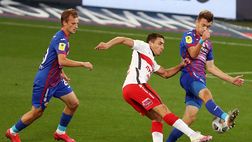 Maiale spettatore in curva nel derby Cska-Spartak