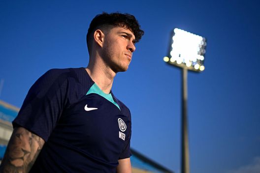 Sky – Rinnovi Inter, ok Darmian. Incontri per Bastoni-Calhanoglu: la situazione. Poi tocca a…- immagine 2