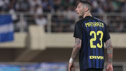 Materazzi-Zidane 12 anni dopo: l’ex Inter in posa davanti a un’opera che ricorda il 2006
