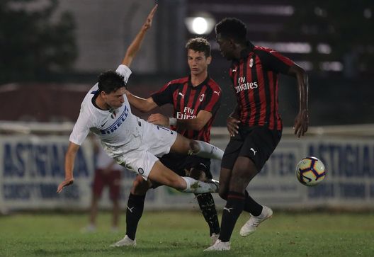 Luan Capanni gioca nel Milan Primavera Luan Capanni gioca nel Milan Primavera