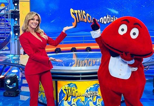 Instagram @dilettaleotta Mediaset, aggredita la troupe di Striscia la Notizia durante un servizio in Calabria- immagine 3