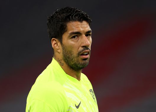 MUNICH, GERMANY - OCTOBER 21: Luis Suarez of Atletico de Madrid reacts during the UEFA Champions League Group A stage match between FC Bayern Muenchen and Atletico Madrid at Allianz Arena on October 21, 2020 in Munich, Germany. The game will be played behind closed doors as a COVID-19 precaution. (Photo by Alexander Hassenstein/Getty Images) MUNICH, GERMANY - OCTOBER 21: Luis Suarez of Atletico de Madrid reacts during the UEFA Champions League Group A stage match between FC Bayern Muenchen and Atletico Madrid at Allianz Arena on October 21, 2020 in Munich, Germany. The game will be played behind closed doors as a COVID-19 precaution. (Photo by Alexander Hassenstein/Getty Images)