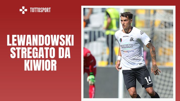 Jakub Kiwior Robert Lewandowski