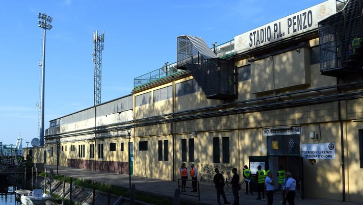 VENICE, ITALY - APRIL 27: A general view outside the Stadio Pier Luigi Penzo before the serie B match between Venezia FC and US Citta di Palermo at Stadio Pier Luigi Penzo on April 27, 2018 in Venice, Italy. (Photo by Alessandro Sabattini/Getty Images) VENICE, ITALY - APRIL 27: A general view outside the Stadio Pier Luigi Penzo before the serie B match between Venezia FC and US Citta di Palermo at Stadio Pier Luigi Penzo on April 27, 2018 in Venice, Italy. (Photo by Alessandro Sabattini/Getty Images)
