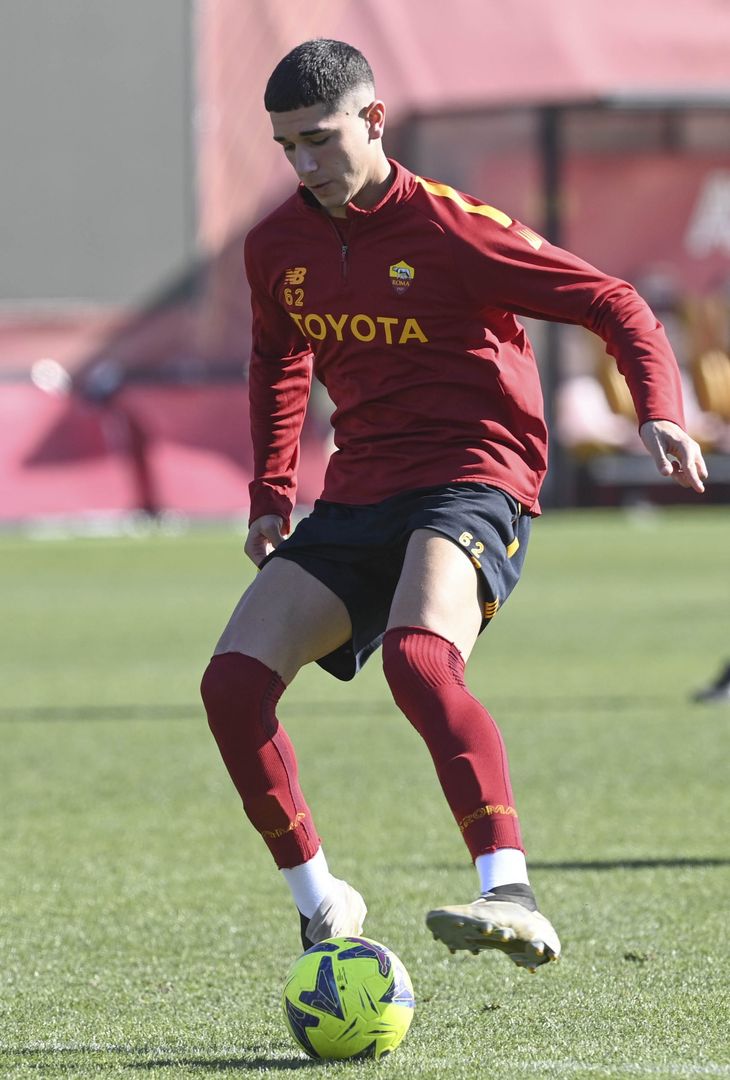 Roma, ripresa degli allenamenti a Trigoria. Mercoledì c’è la Cremonese – FOTO GALLERY - immagine 33