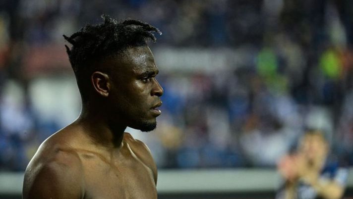 Atalanta's Colombian forward Duvan Zapata reacts at the end of the UEFA Europa League quarter-final, second-leg football match between Atalanta and RB Leipzig on April 14, 2022 at the Azzurri d'Italia stadium in Bergamo. (Photo by MIGUEL MEDINA / AFP) (Photo by MIGUEL MEDINA/AFP via Getty Images) Atalanta, Zapata e il forfait con lo Spezia: cosa filtra in vista del Milan - immagine 1