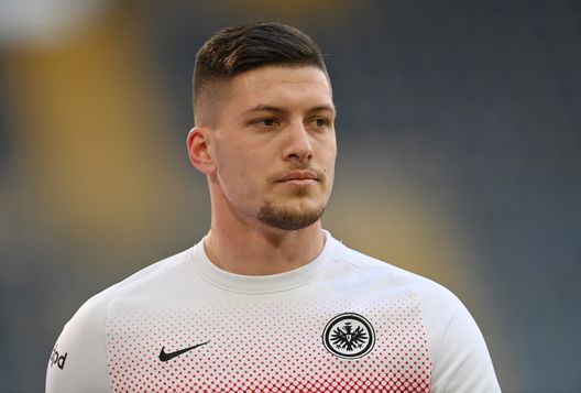 BIELEFELD, GERMANY - JANUARY 23: Luka Jovic of Eintracht Frankfurt looks on during the warm up prior to the Bundesliga match between DSC Arminia Bielefeld and Eintracht Frankfurt at Schueco Arena on January 23, 2021 in Bielefeld, Germany. Sporting stadiums around Germany remain under strict restrictions due to the Coronavirus Pandemic as Government social distancing laws prohibit fans inside venues resulting in games being played behind closed doors. (Photo by Stuart Franklin/Getty Images) Dalla Spagna: frenata su Jovic, ACF temporeggia. Gli aggiornamenti- immagine 2