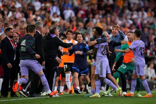 Getty  Razzismo, Evra: “Quello che è successo a Vinicius non mi sorprende. Il calcio può…”- immagine 2