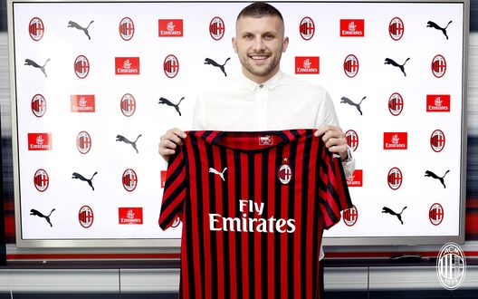Ante Rebic, nuovo attaccante del Milan (credits: acmilan.com) Ante Rebic, nuovo attaccante del Milan (credits: acmilan.com)