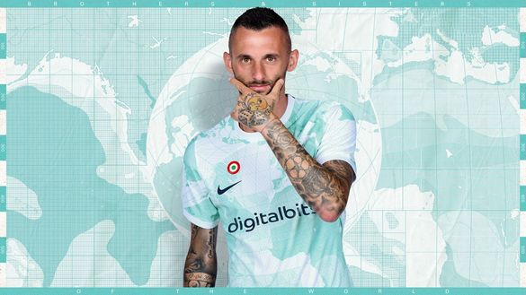 UFFICIALE – Inter, ecco la maglia Away 2022/23: “Esalta il DNA interazionale del club”- immagine 3