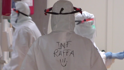 UNO SGUARDO DA FUORI – L’Inghilterra impressionata da Napoli: “Cotugno unico ospedale da Covid-19 senza medici infettati”