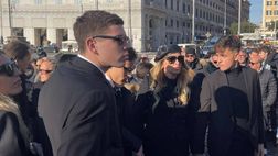 Funerali Mihajlovic, l’arrivo in Basilica e l’applauso dei presenti | VIDEO