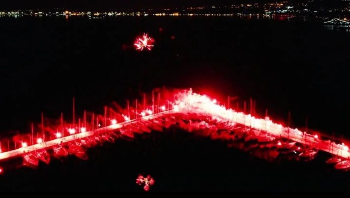 Grecia, notte di festa per gli ultras dell’Aris Salonicco: 109 anni d’amore - immagine 1