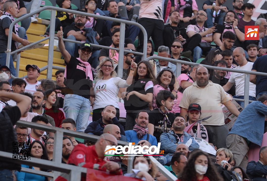 Fototifo, i tifosi allo stadio per Palermo-Virtus Entella 2-2 (gallery) - immagine 9