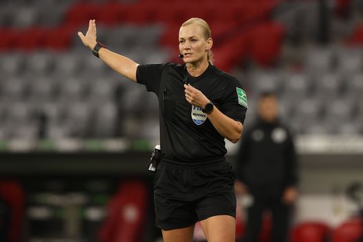  Bibiana Steinhaus (Photo by Alexander Hassenstein/Getty Images ) 