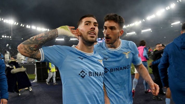 ROME, ITALY - MARCH 19: Mattia Zaccagni of SS Lazio celebrates scoring the opening goal during the Serie A match between SS Lazio and AS Roma at Stadio Olimpico on March 19, 2023 in Rome, Italy. (Photo by Marco Rosi - SS Lazio/Getty Images) Agente Zaccagni: “Pronti a chiarire qualsiasi equivoco per la convocazione in Nazionale” - immagine 1