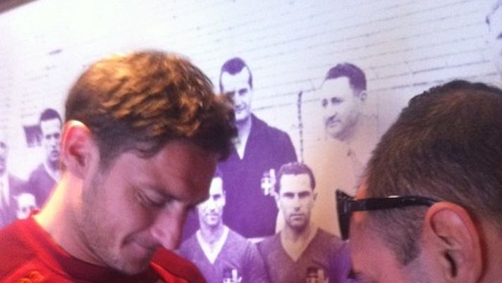 Francesco Totti premiato per la quarta volta dal Roma Club Malta - immagine 1