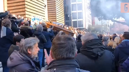 VIDEO Lazio, lunghi applausi e cori: l’ultimo saluto a Pino Wilson