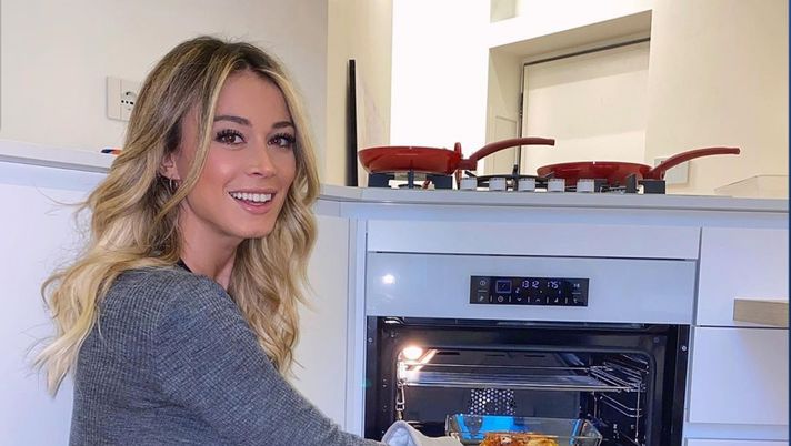 Le altre polemizzano, ma Diletta sorride sul suo profilo Instagram: dopo i fornelli, tocca ad Atalanta-Roma su DAZN... Le altre polemizzano, ma Diletta sorride sul suo profilo Instagram: dopo i fornelli, tocca ad Atalanta-Roma su DAZN...
