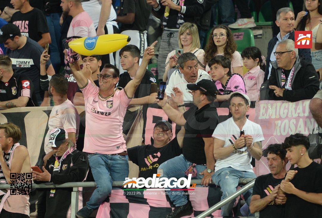 Fototifo, i tifosi allo stadio per Palermo-Virtus Entella 2-2 (gallery) - immagine 120