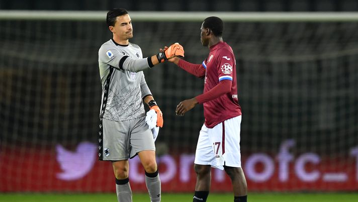 TURIN, ITALY - NOVEMBER 30: Emil Audero of U.C. Sampdoria shakes hands with Wilfried Singo of Torino F.C. after the final whistle during the Serie A match between Torino FC and UC Sampdoria at Stadio Olimpico di Torino on November 30, 2020 in Turin, Italy. Sporting stadiums around Italy remain under strict restrictions due to the Coronavirus Pandemic as Government social distancing laws prohibit fans inside venues resulting in games being played behind closed doors. (Photo by Valerio Pennicino/Getty Images) TURIN, ITALY - NOVEMBER 30: Emil Audero of U.C. Sampdoria shakes hands with Wilfried Singo of Torino F.C. after the final whistle during the Serie A match between Torino FC and UC Sampdoria at Stadio Olimpico di Torino on November 30, 2020 in Turin, Italy. Sporting stadiums around Italy remain under strict restrictions due to the Coronavirus Pandemic as Government social distancing laws prohibit fans inside venues resulting in games being played behind closed doors. (Photo by Valerio Pennicino/Getty Images)