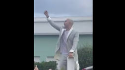 VIDEO Italia, Bernardeschi scatenato al suo matrimonio: salta e arringa la folla