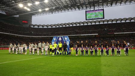 MILAN, ITALY - OCTOBER 19: Players of AC Milan line up prior to the Serie A match between Milan and Udinese at Stadio Giuseppe Meazza on October 19, 2024 in Milan, Italy. (Photo by Claudio Villa/AC Milan via Getty Images)