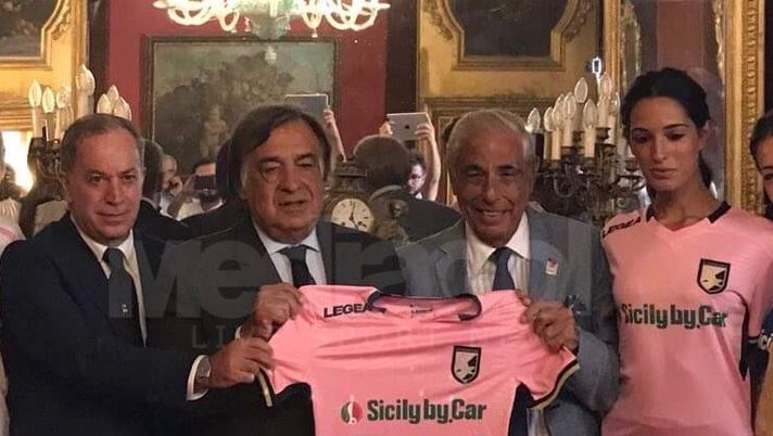 Orlando: “Incontro con Zamparini? Non bastano cinque minuti per parlare del nuovo stadio, la proposta della giunta…”  Orlando: “Incontro con Zamparini? Non bastano cinque minuti per parlare del nuovo stadio, la proposta della giunta…”