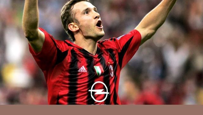 Nostalgia Shevchenko, foto con la maglia del Milan su Instagram 