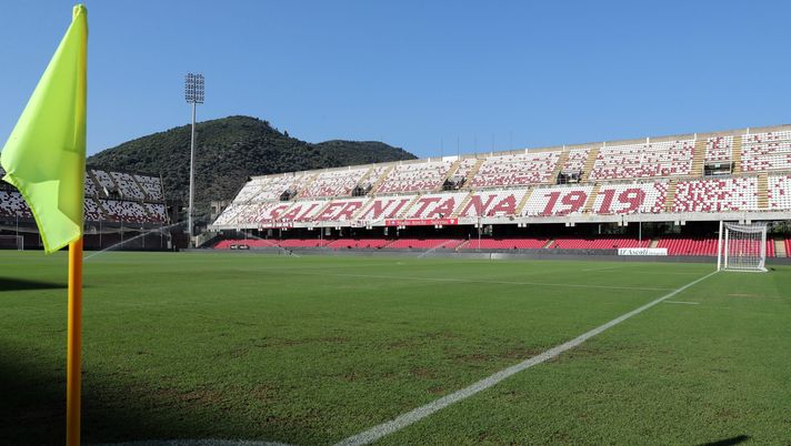 SALERNO, ITALY - JUNE 29: A general view of Stadio Arechi before the serie B match between US Salernitana and US Cremonese at Stadio Arechi on June 29, 2020 in Salerno, Italy. (Photo by Francesco Pecoraro/Getty Images for Lega Serie B) SALERNO, ITALY - JUNE 29: A general view of Stadio Arechi before the serie B match between US Salernitana and US Cremonese at Stadio Arechi on June 29, 2020 in Salerno, Italy. (Photo by Francesco Pecoraro/Getty Images for Lega Serie B)