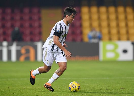 BENEVENTO, ITALY - NOVEMBER 28: Paulo Dybala of Juventus during the Serie A match between Benevento Calcio and Juventus at Stadio Ciro Vigorito on November 28, 2020 in Benevento, Italy. (Photo by Francesco Pecoraro/Getty Images) BENEVENTO, ITALY - NOVEMBER 28: Paulo Dybala of Juventus during the Serie A match between Benevento Calcio and Juventus at Stadio Ciro Vigorito on November 28, 2020 in Benevento, Italy. (Photo by Francesco Pecoraro/Getty Images)