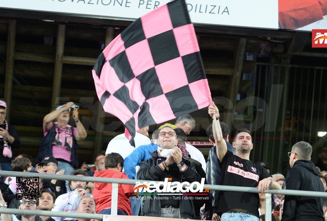 Fototifo, i tifosi allo stadio per Palermo-Virtus Entella 2-2 (gallery) - immagine 115