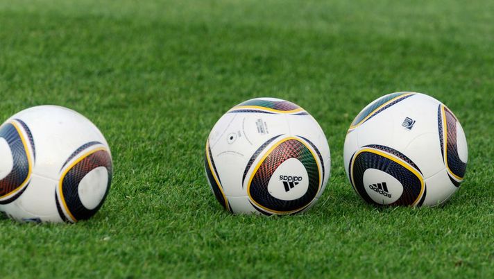 PRETORIA, SOUTH AFRICA - JUNE 03: The new 2010 World Cup soccer balls are seen during a training session of US national soccer team at Pilditch Stadium on June 3, 2010 in Pretoria, South Africa. (Photo by Kevork Djansezian/Getty Images) PRETORIA, SOUTH AFRICA - JUNE 03: The new 2010 World Cup soccer balls are seen during a training session of US national soccer team at Pilditch Stadium on June 3, 2010 in Pretoria, South Africa. (Photo by Kevork Djansezian/Getty Images)