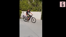 VIDEO Del Piero, l’ex Juventus da circo: gancio e canestro in bici. Attenti al Var…