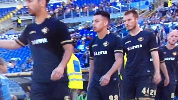 Lazio-Palermo: esordio per la terza maglia tutta nera per il Palermo Lazio-Palermo: esordio per la terza maglia tutta nera per il Palermo