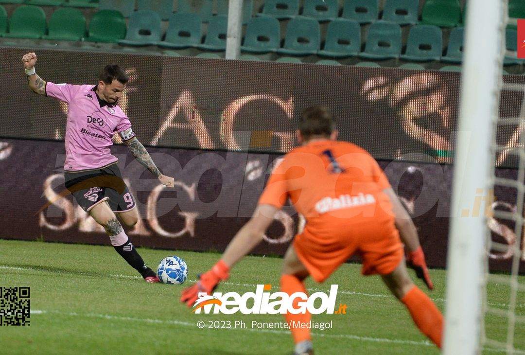 FOTO Palermo-Cosenza 0-0, 32ª giornata di Serie B 2022-2023 (La Gallery) - immagine 27