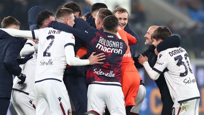 BERGAMO, ITALY - FEBRUARY 04: The players of Bologna FC and Bologna FC coach Vincenzo Italianocelebrate the victory at the end of the Coppa Italia, Quarter Final match between Atalanta BC and Bologna FC at Gewiss Stadium on February 04, 2025 in Bergamo, Italy. (Photo by Marco Luzzani/Getty Images) Bologna, un rendimento da Europa. Solo Inter e Atalanta meglio nelle ultime…- immagine 1
