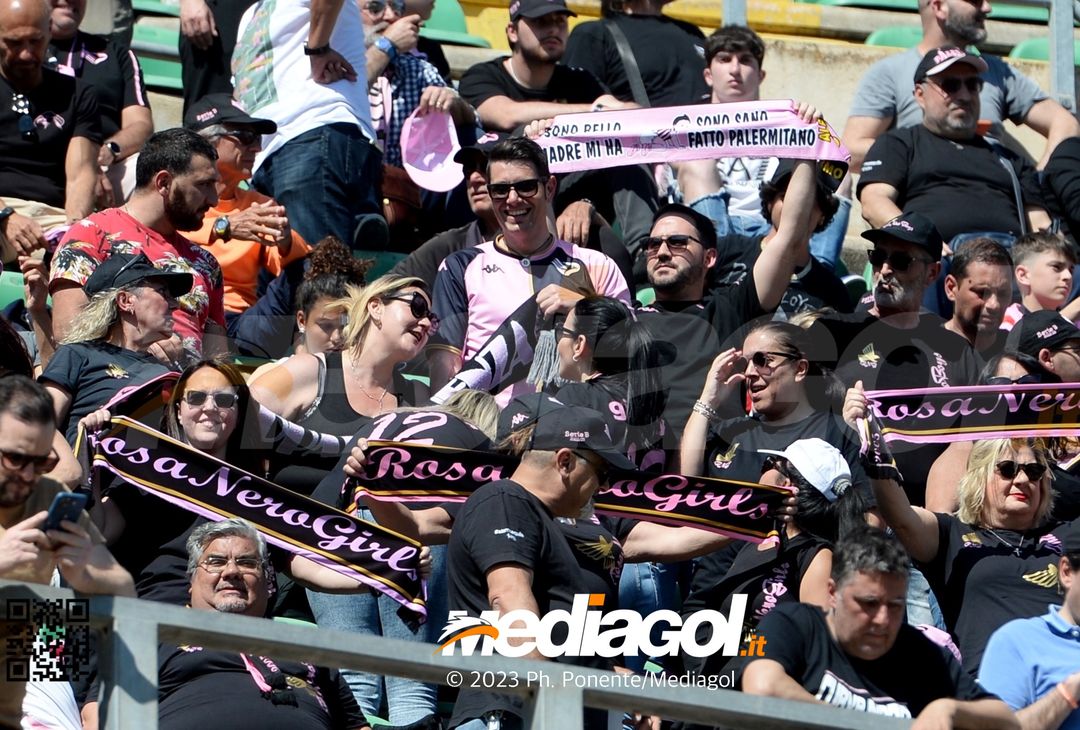 FOTOTIFO Palermo-Spal 2-1, gli scatti ai tifosi al “Renzo Barbera” (GALLERY) - immagine 44